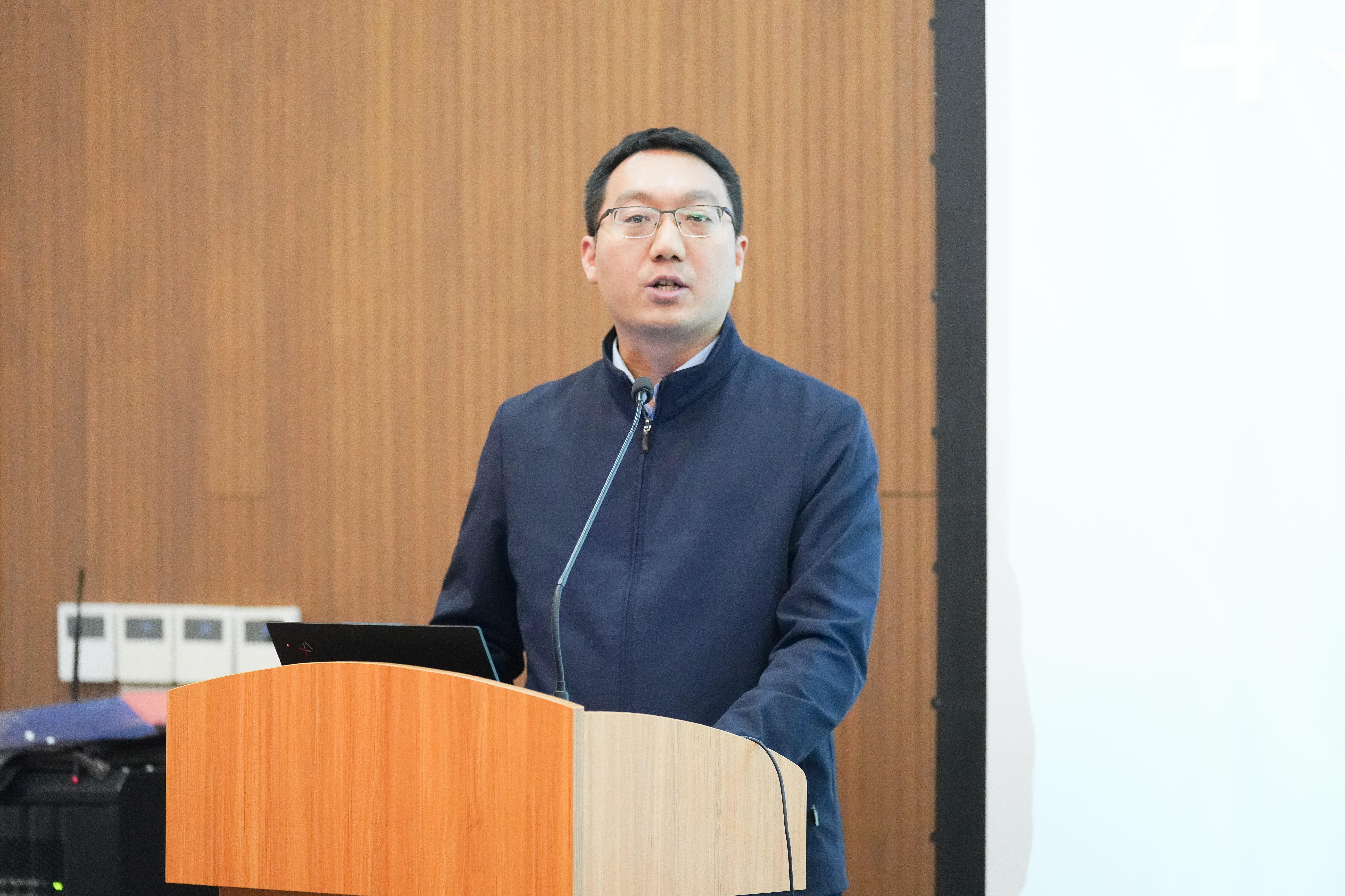 监事长李朋波发言.jpg