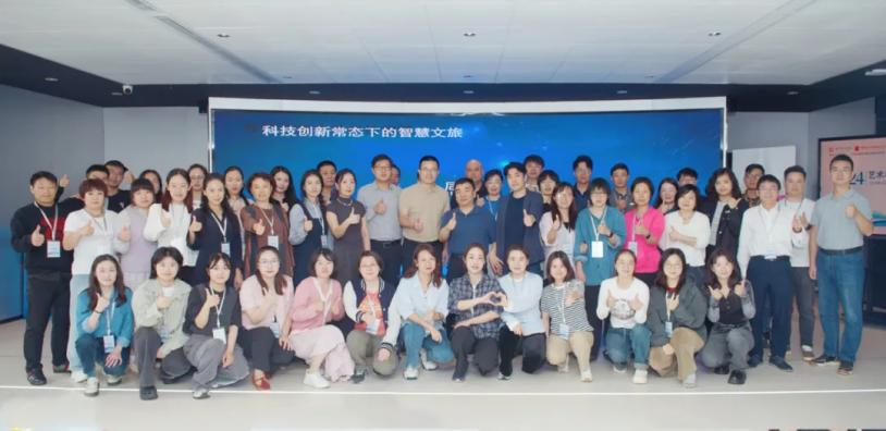 信宏业给学员授课 图片2.jpg